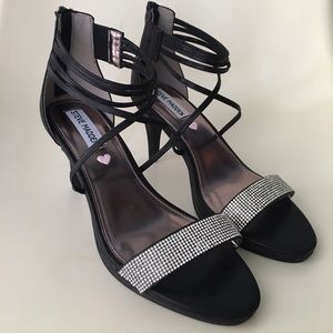 Steve Madden Rhinestone Kitten Heel Sz 6